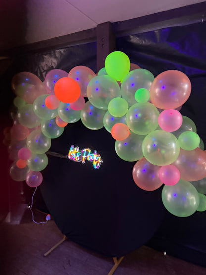 Hire: Neon Light - Let’s Party